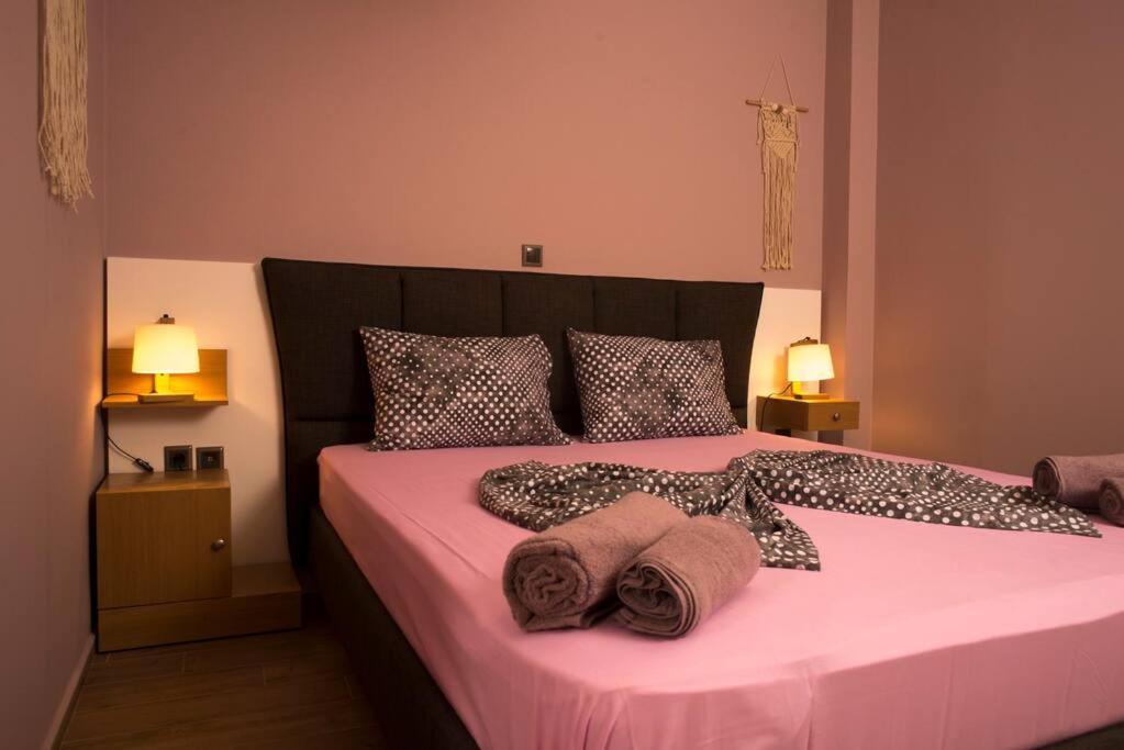 Deluxe Apartment In The Center Kalamata Esterno foto