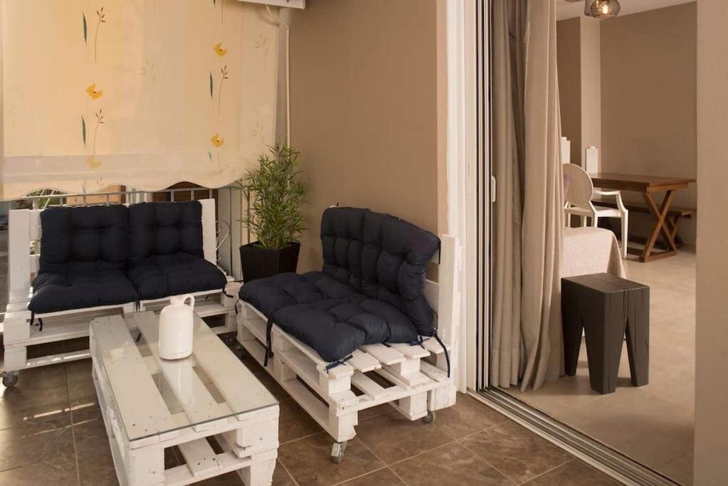 Deluxe Apartment In The Center Kalamata Esterno foto