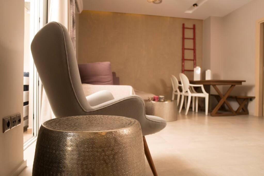 Deluxe Apartment In The Center Kalamata Esterno foto