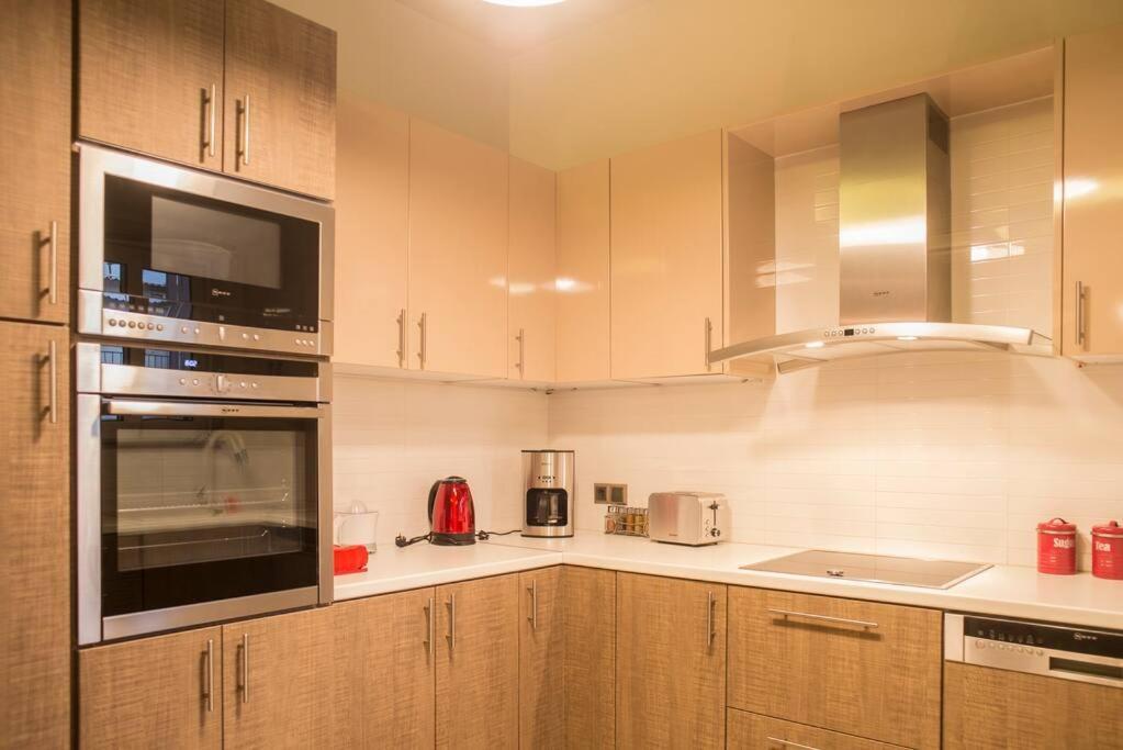 Deluxe Apartment In The Center Kalamata Esterno foto
