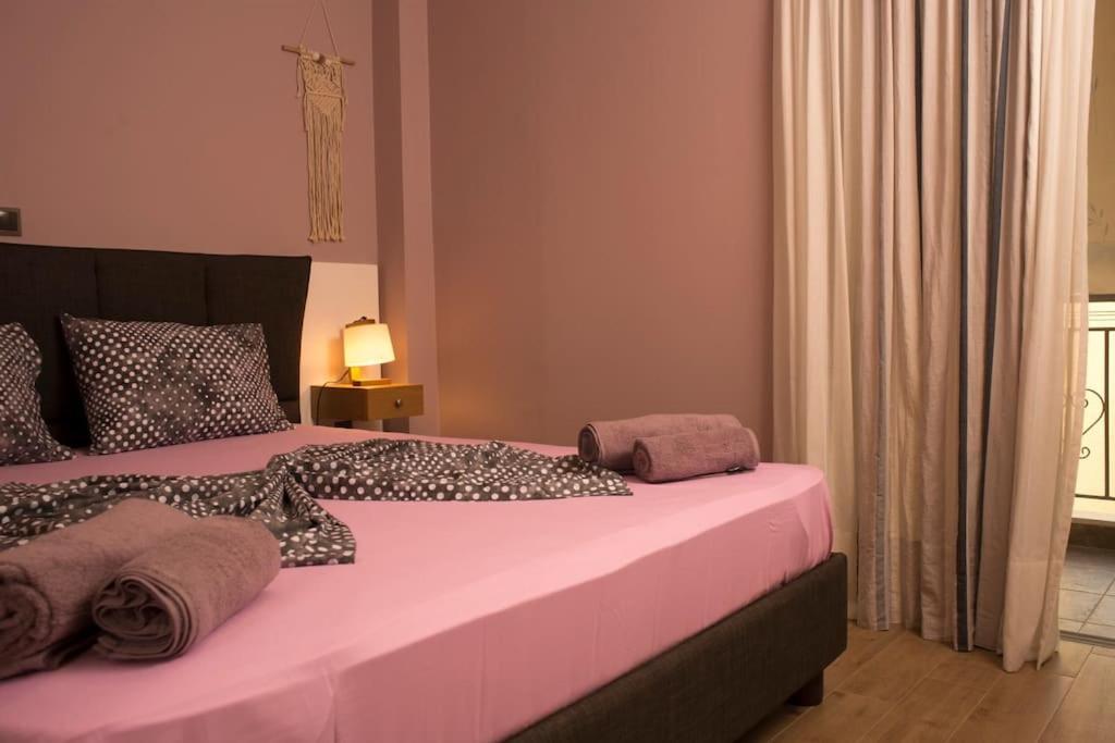 Deluxe Apartment In The Center Kalamata Esterno foto