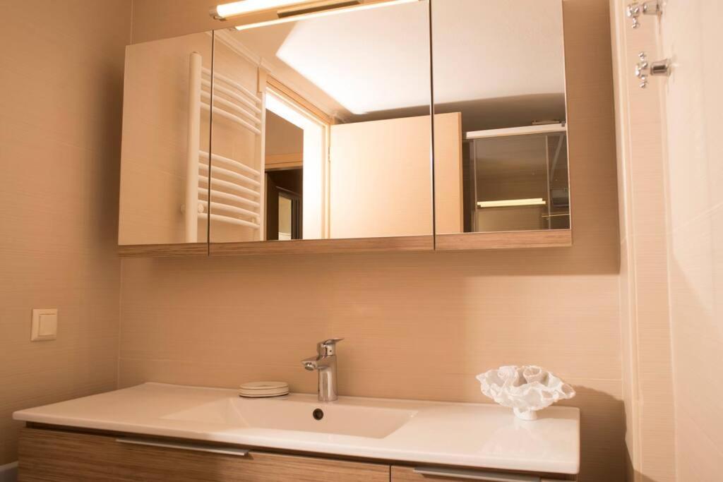 Deluxe Apartment In The Center Kalamata Esterno foto